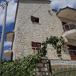 Eglent's Tourist House Sarandë
