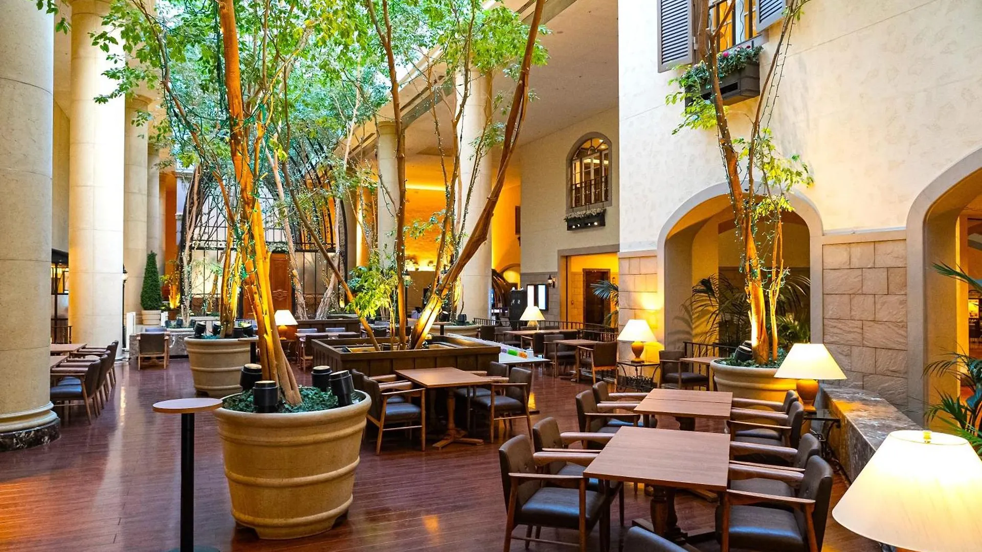 Oriental Hotel Tokyo Bay Urayasu 4*,